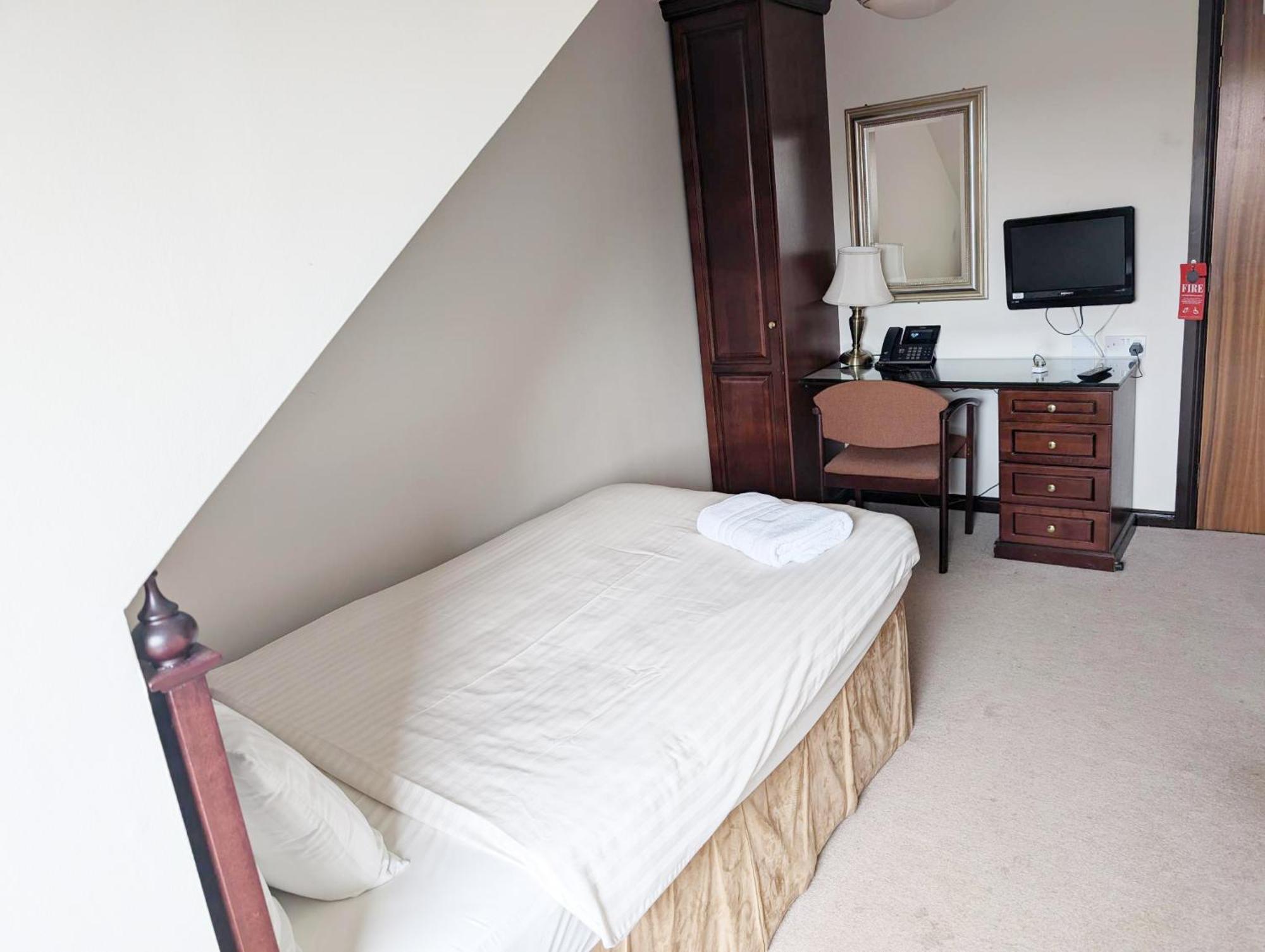 Strathburn Hotel Inverurie By Compass Hospitality Buitenkant foto
