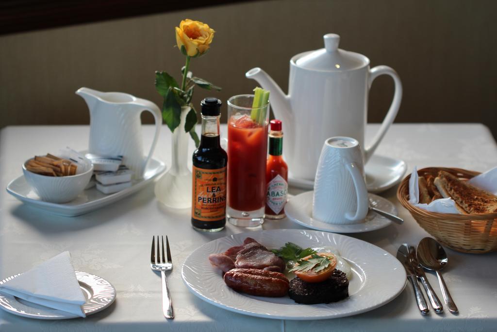 Strathburn Hotel Inverurie By Compass Hospitality Buitenkant foto