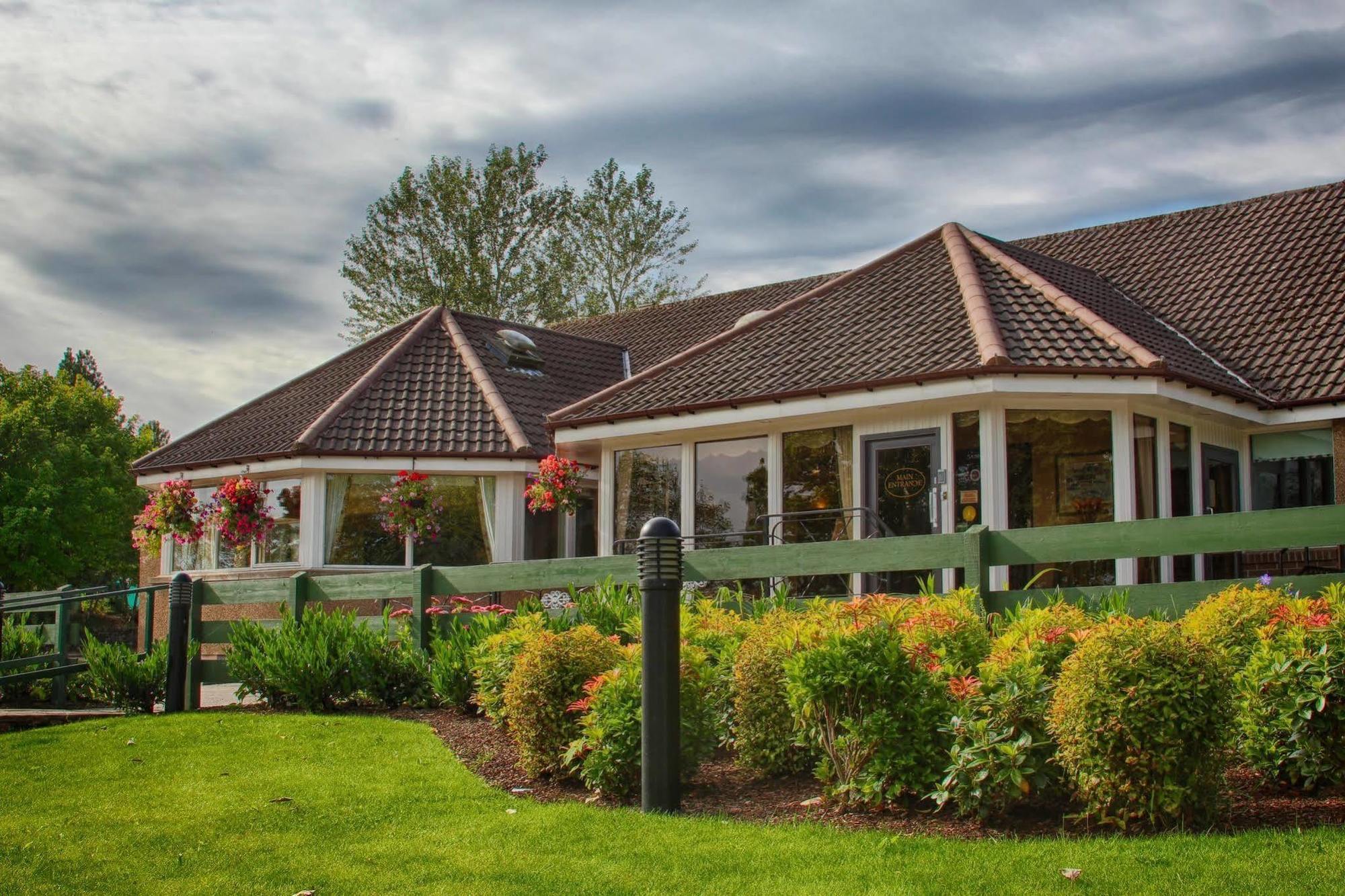 Strathburn Hotel Inverurie By Compass Hospitality Buitenkant foto