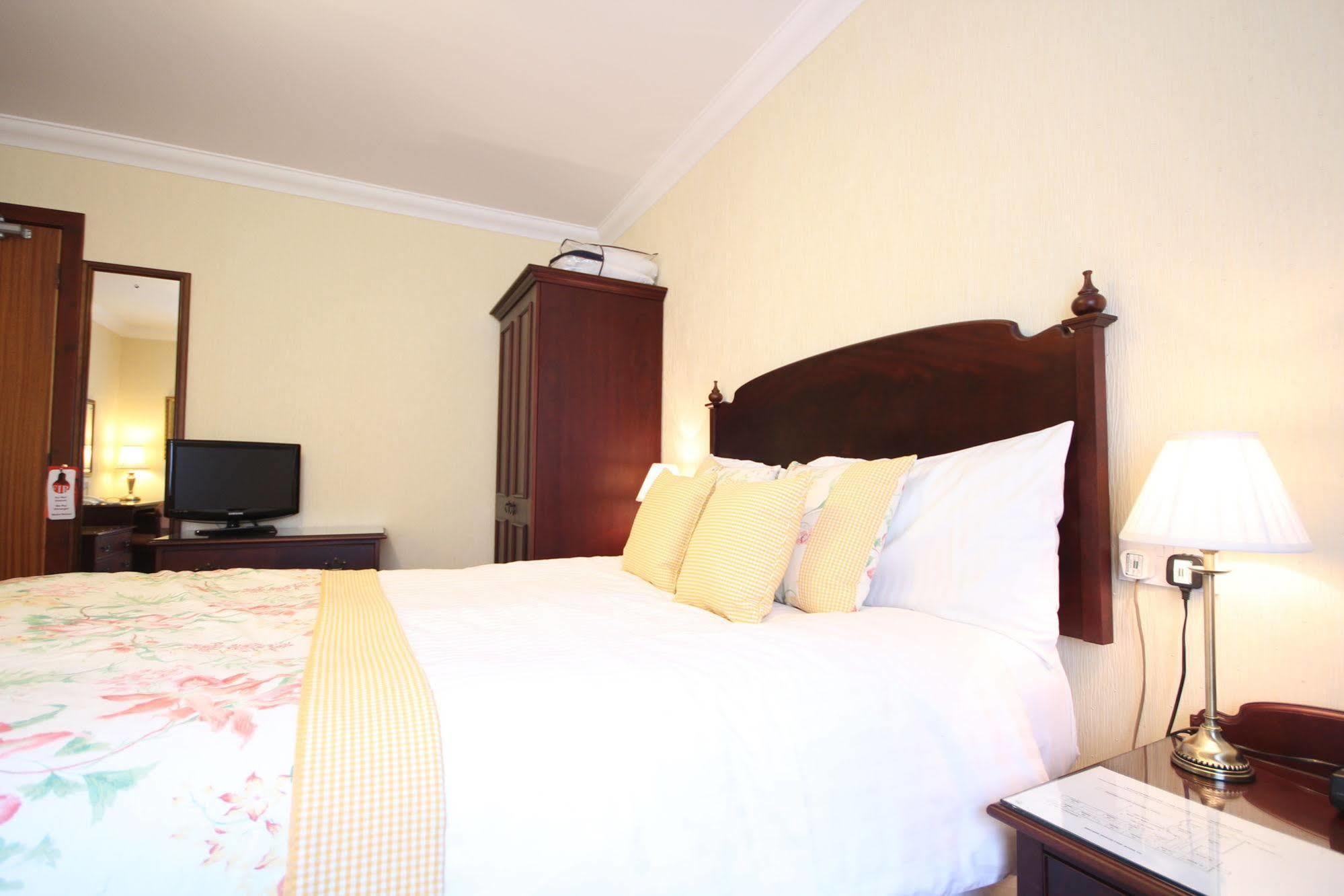 Strathburn Hotel Inverurie By Compass Hospitality Buitenkant foto