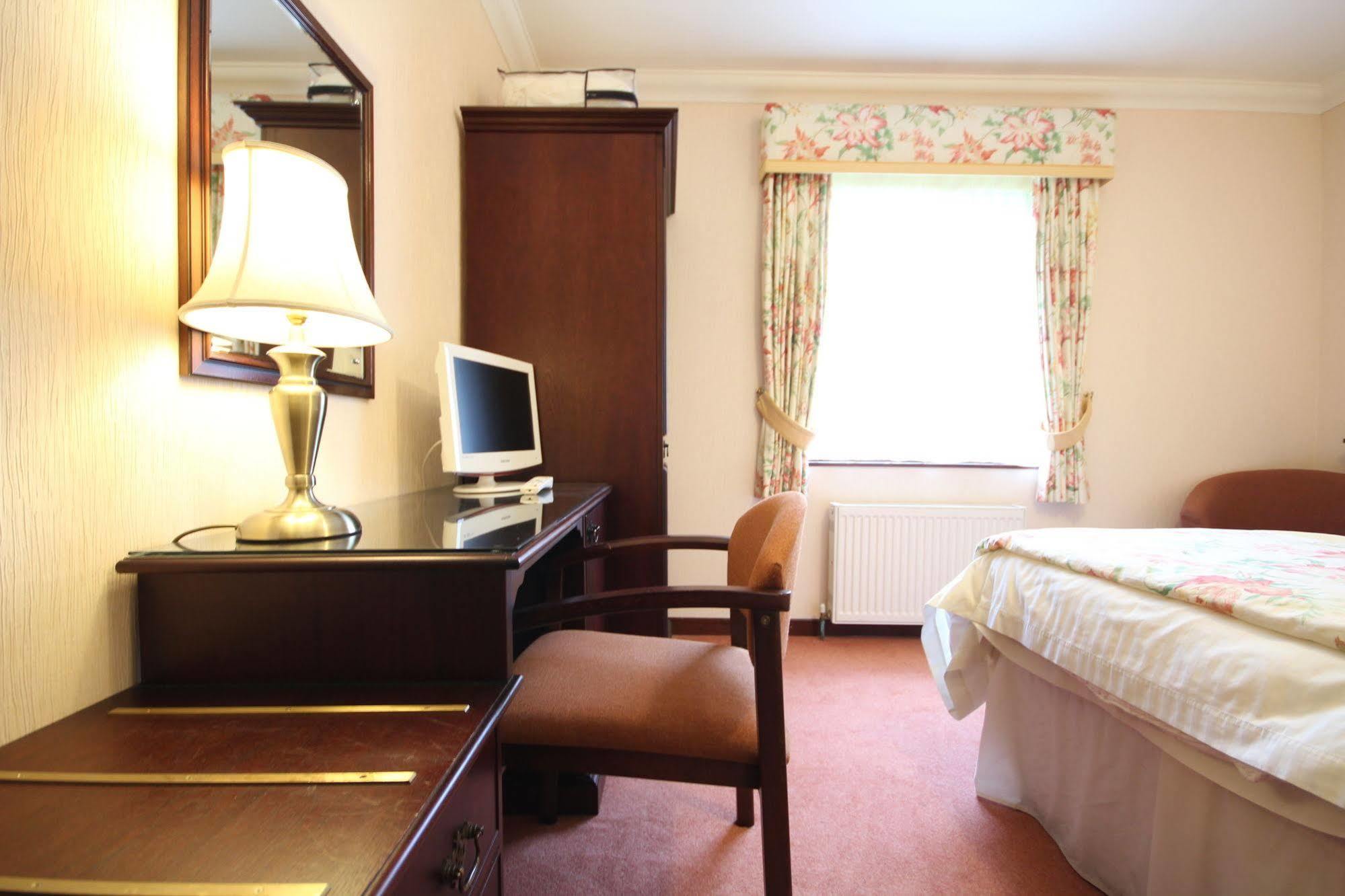 Strathburn Hotel Inverurie By Compass Hospitality Buitenkant foto