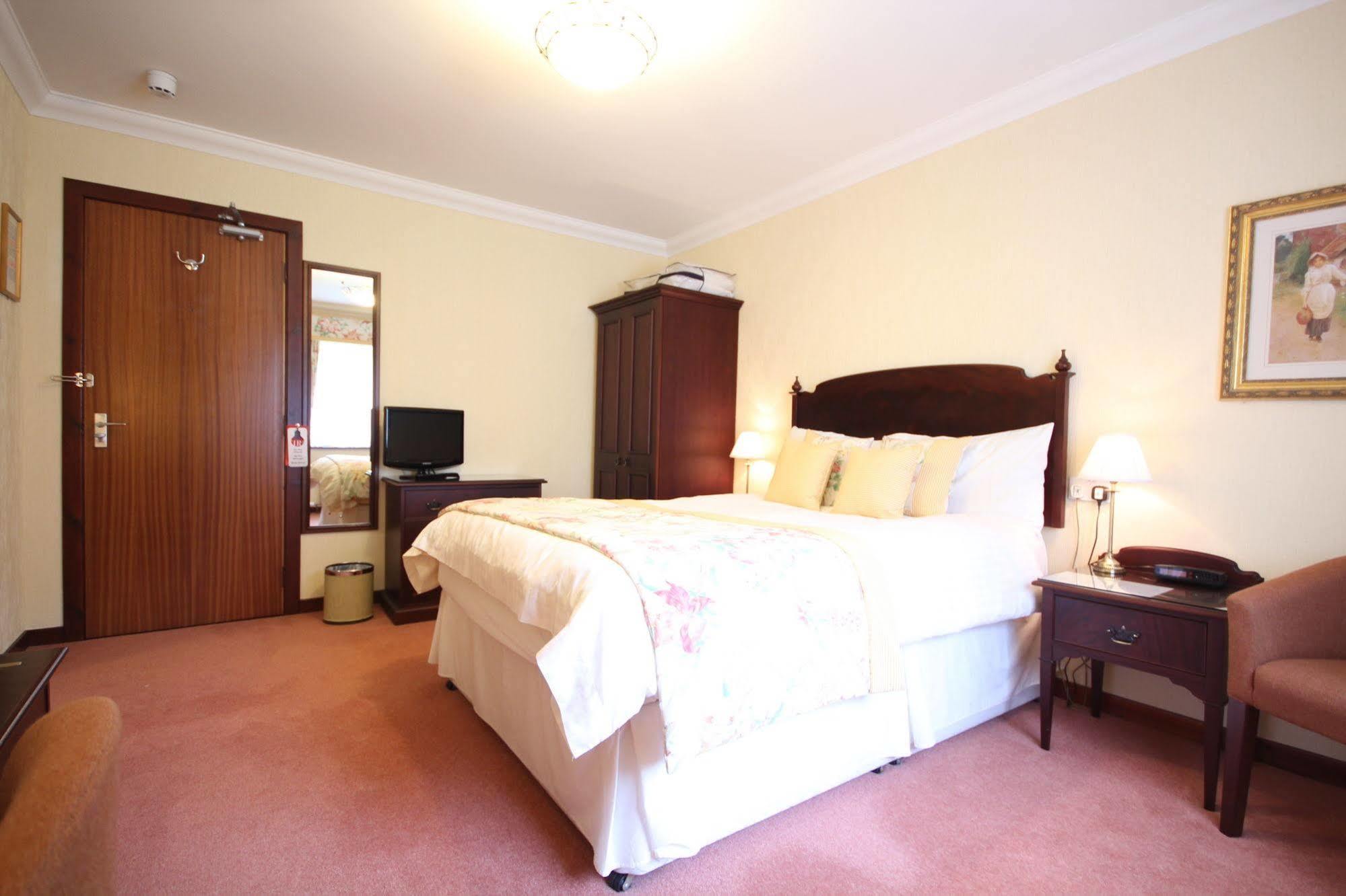 Strathburn Hotel Inverurie By Compass Hospitality Buitenkant foto